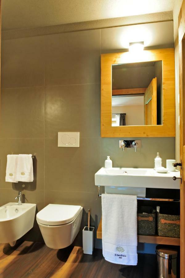 บีแอนด์บี อิล ซัมบูโก Bed & Breakfast Vignola  ภายนอก รูปภาพ